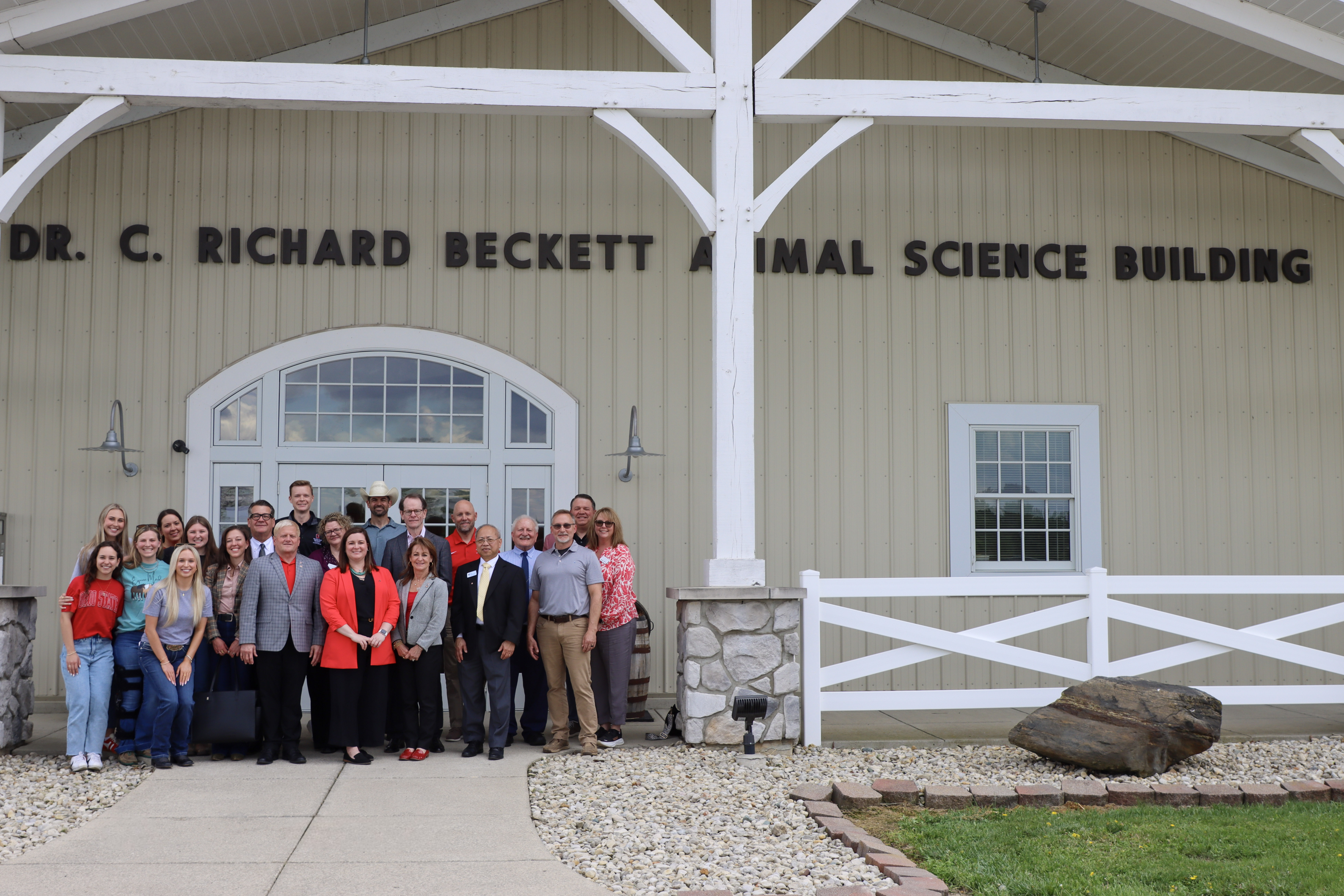 Group photo in front of the Dr. C. Richard Beckett Animal Science Building