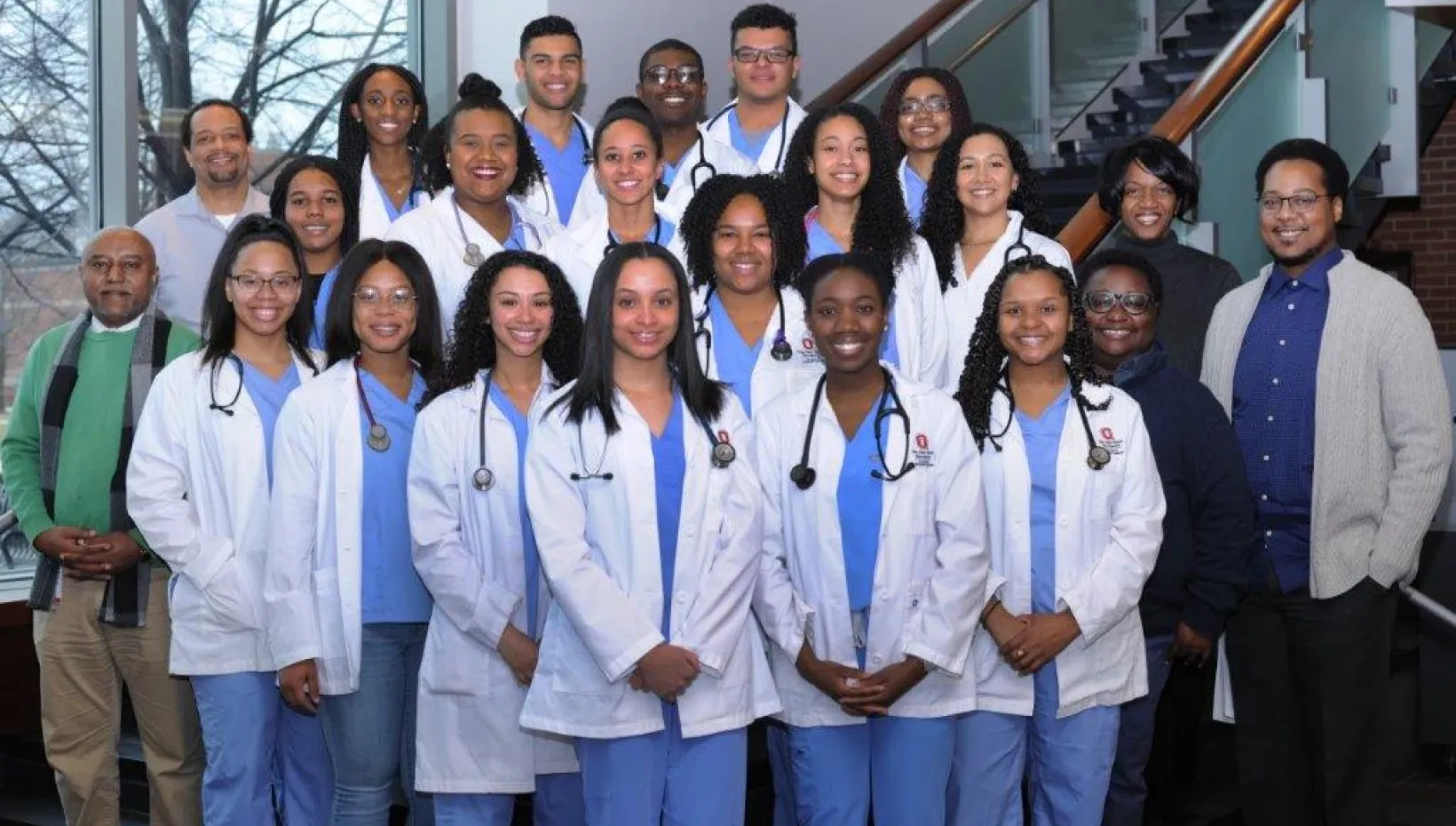 Group shot of veterinary students and doctors