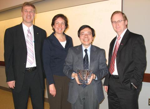 Kuan Ten Jeang 2007  center for retrovirus research distinguished research career award winner